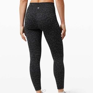 Lululemon Wunder Train High-Rise Tight 25"
Formation Camo Deep Coal Multi Size 4